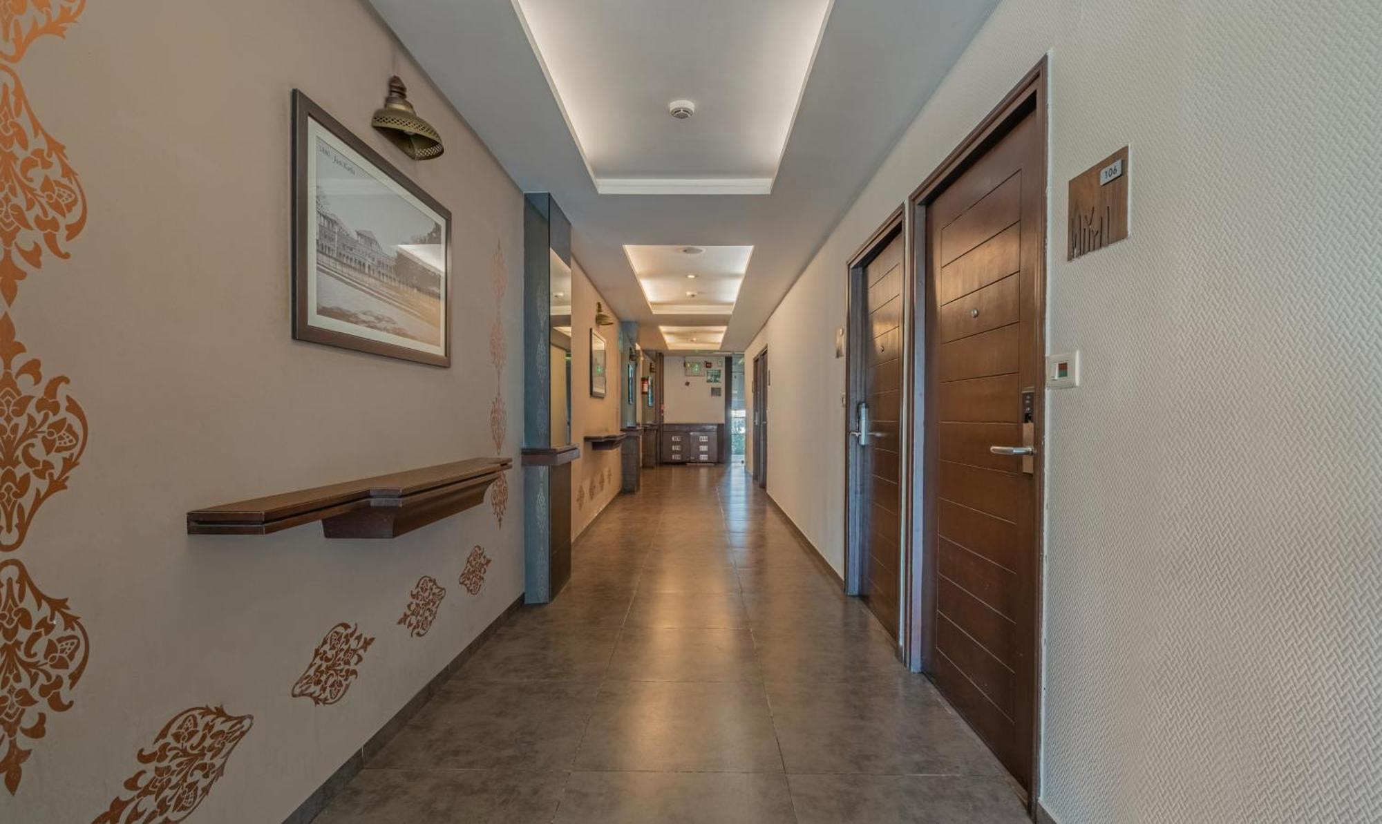 Hotel Casa, Vadodara Bagian luar foto